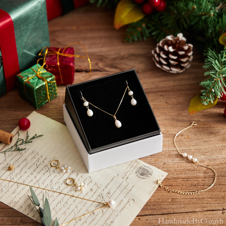 Natural Freshwater Pearl Teardrop Earrings — Bridal & Bridesmaid Gift