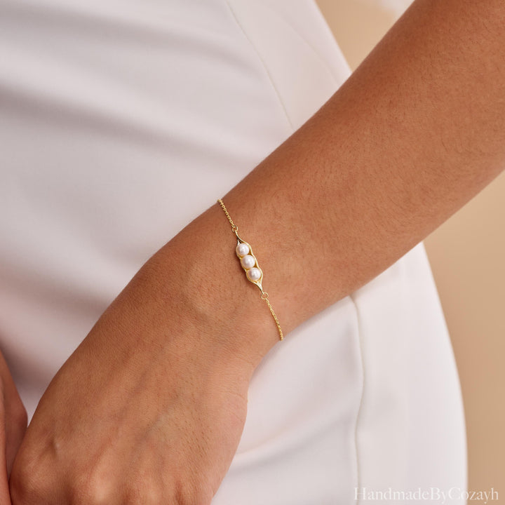 Dainty Pea Pod Pearl Bracelet — Natural Freshwater Bridal Gift