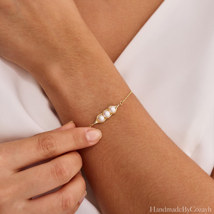 Dainty Pea Pod Pearl Bracelet — Natural Freshwater Bridal Gift