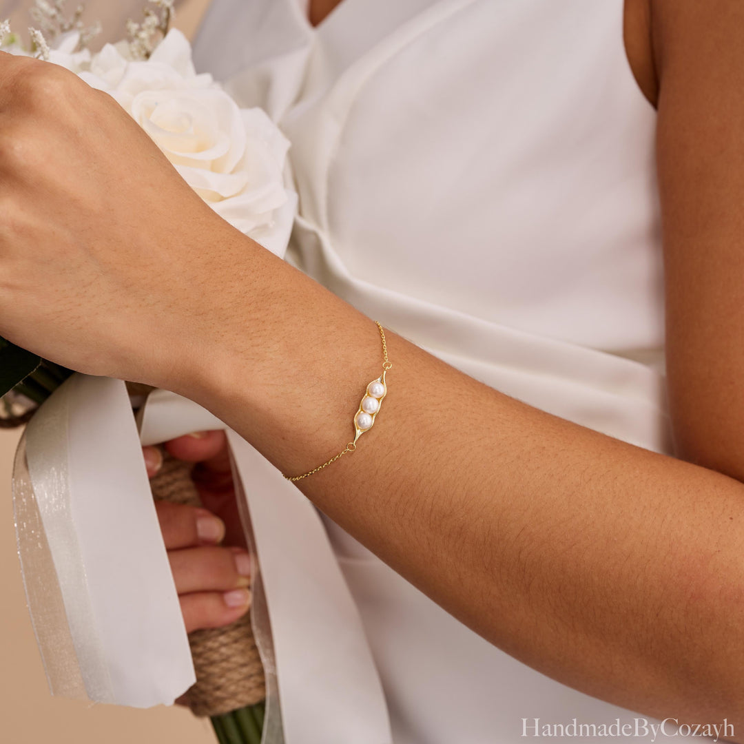 Dainty Pea Pod Pearl Bracelet — Natural Freshwater Bridal Gift