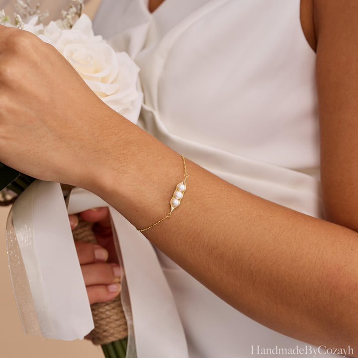Dainty Pea Pod Pearl Bracelet — Natural Freshwater Bridal Gift