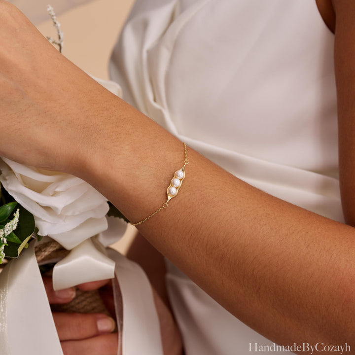 Dainty Pea Pod Pearl Bracelet — Natural Freshwater Bridal Gift