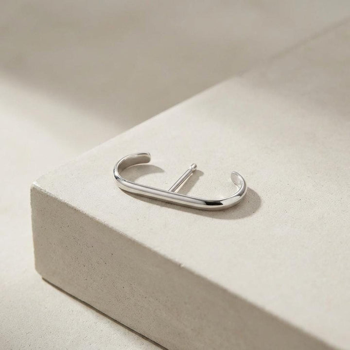 Minimalist Suspender Bar Earrings – Modern Geometric Ear Lobe Cuff