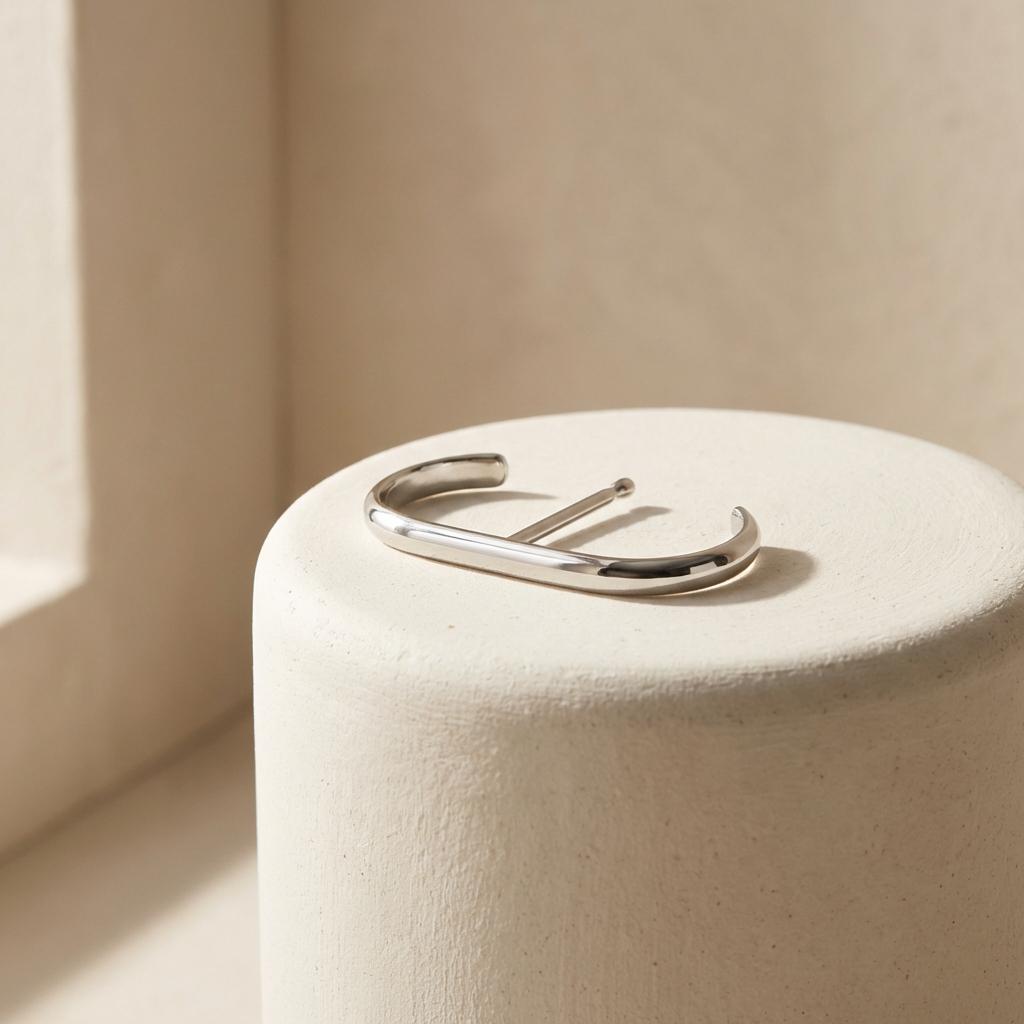 Minimalist Suspender Bar Earrings – Modern Geometric Ear Lobe Cuff